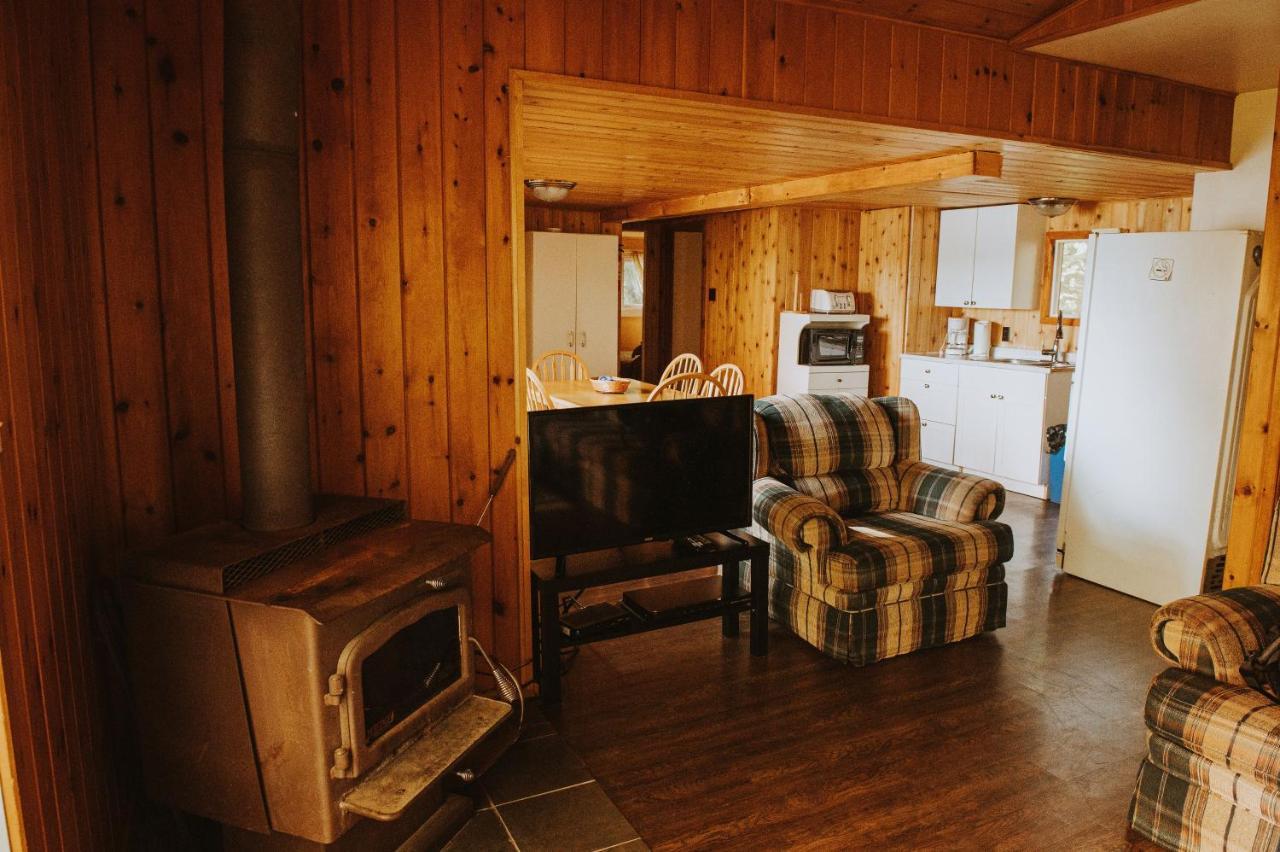 Lang Lake Resort Espanola Esterno foto
