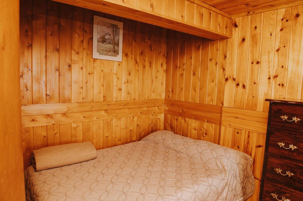 Lang Lake Resort Espanola Esterno foto