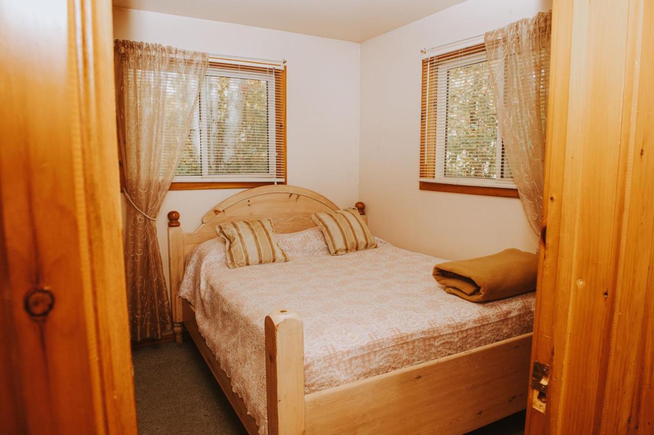 Lang Lake Resort Espanola Esterno foto